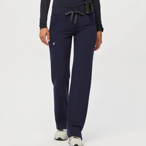 FIGS Women’s Kade Cargo Scrub Pants in Navy Blue, size XXL